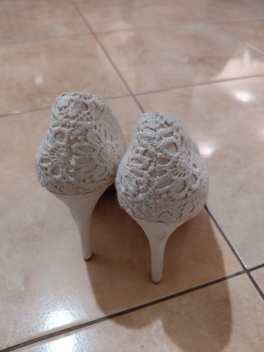 Buty damskie na obcasie,  koturnie marki New Look,  rozmiar 39