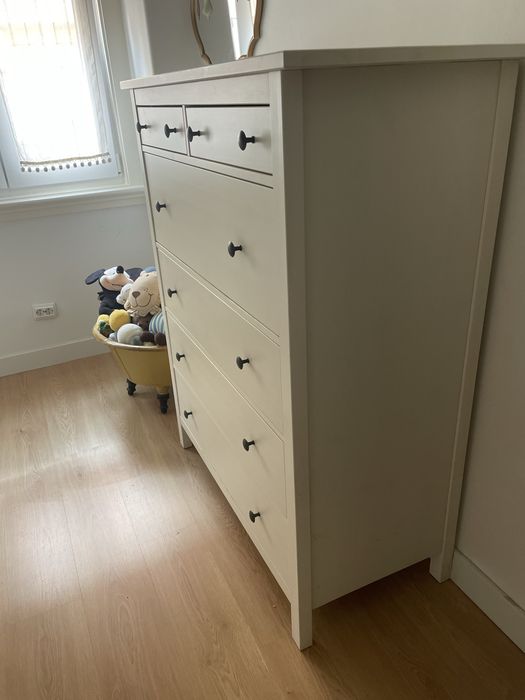 Comoda/camiseiro  alta branca ikea hemnes