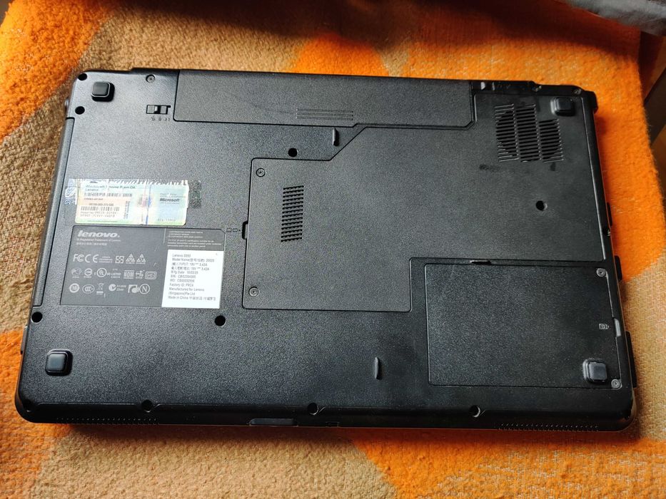 Laptop Lenovo G550 Z zasilaczem