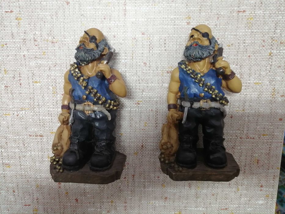 Par de piratas (bonecos)