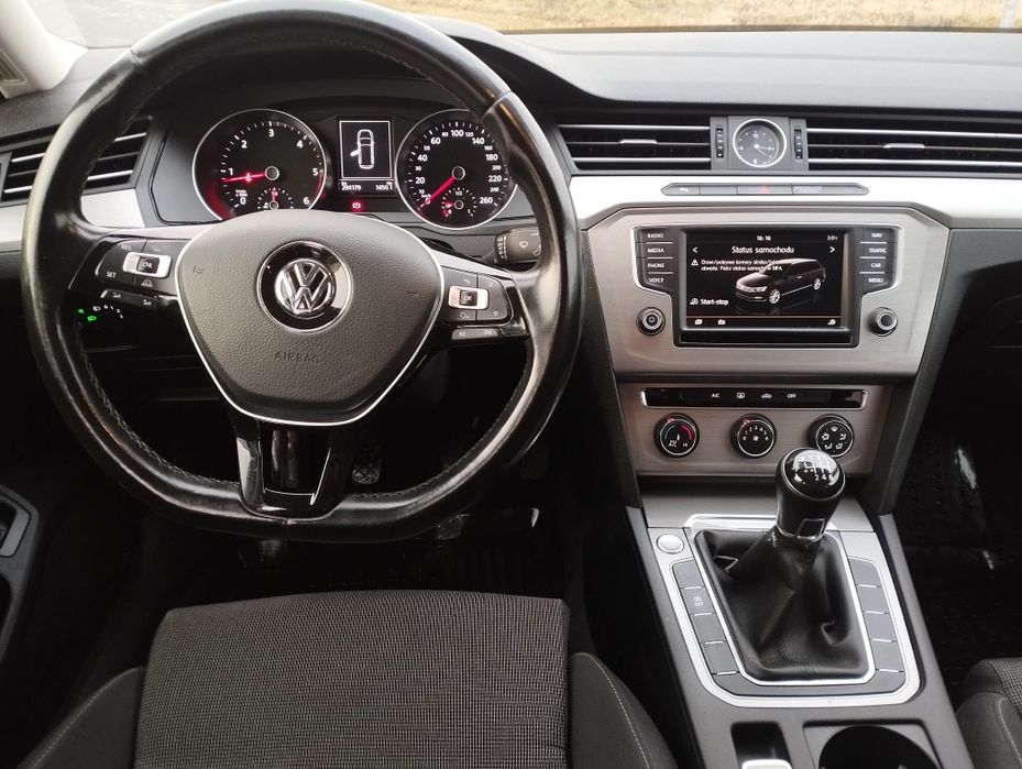 Volkswagen Passat B8 1.6 TDI  120KM 2015 rok .