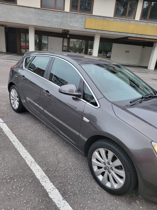 Opel Astra J 1.4 100cv — Gasolina | 2011 | Nacional