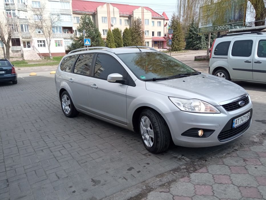 Форд фокус 2010рік  1.6 бензин 74кв