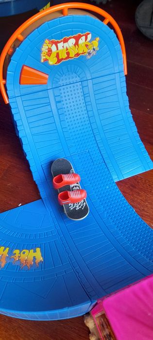 Pista hotwheels de skate