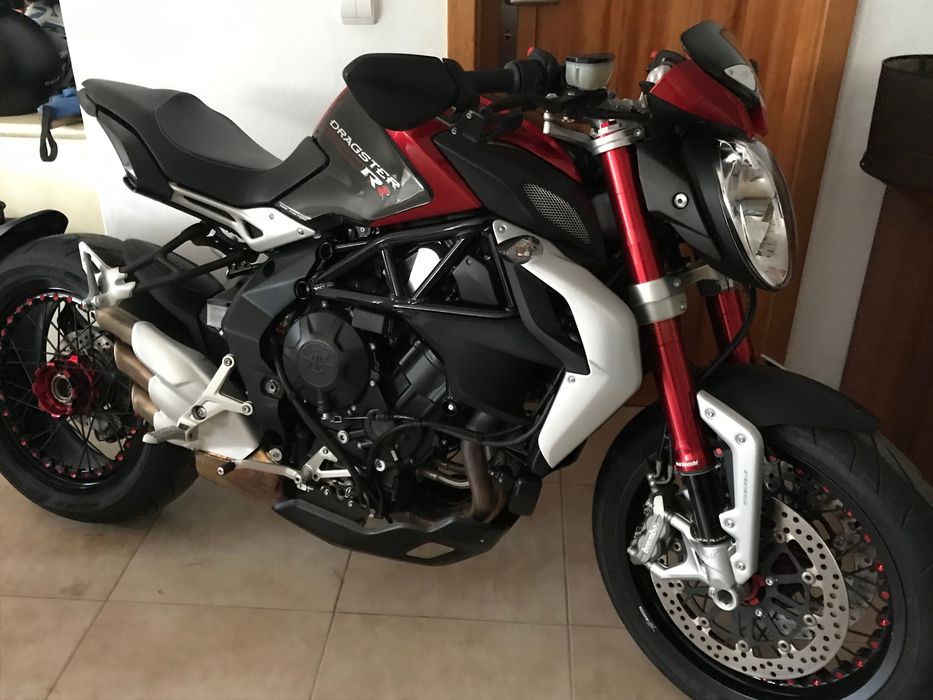 MV Agusta Dragster 800 RR (140 cv)