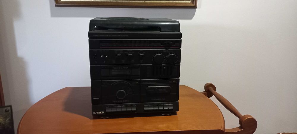 Aparelhagem antiga com gira discos