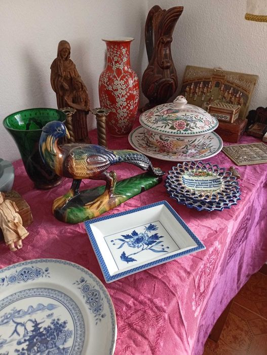 Peças antigas de decoração e utilidade