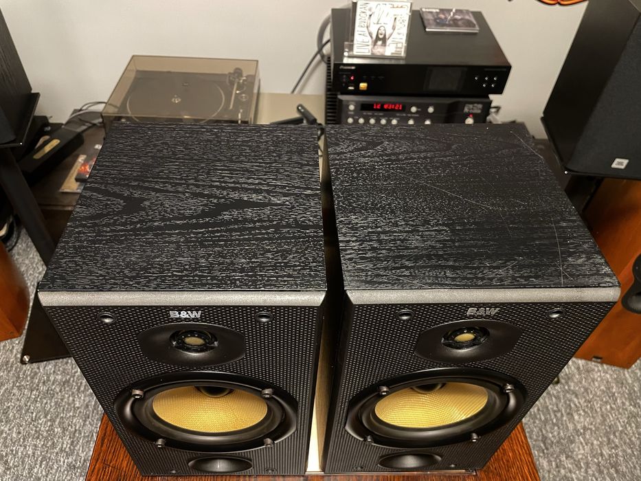 Kolumny podstawkowe monitory Bowers & Wilkins DM601 S1 + wieszaki