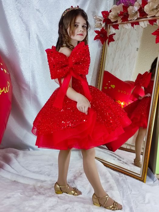 Червона сукня на зріст 122-128