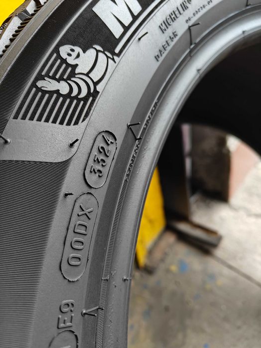 R21 275 45/R21 315 40 шини зимові 24р Michelin Pilot Alpin 5 преміум