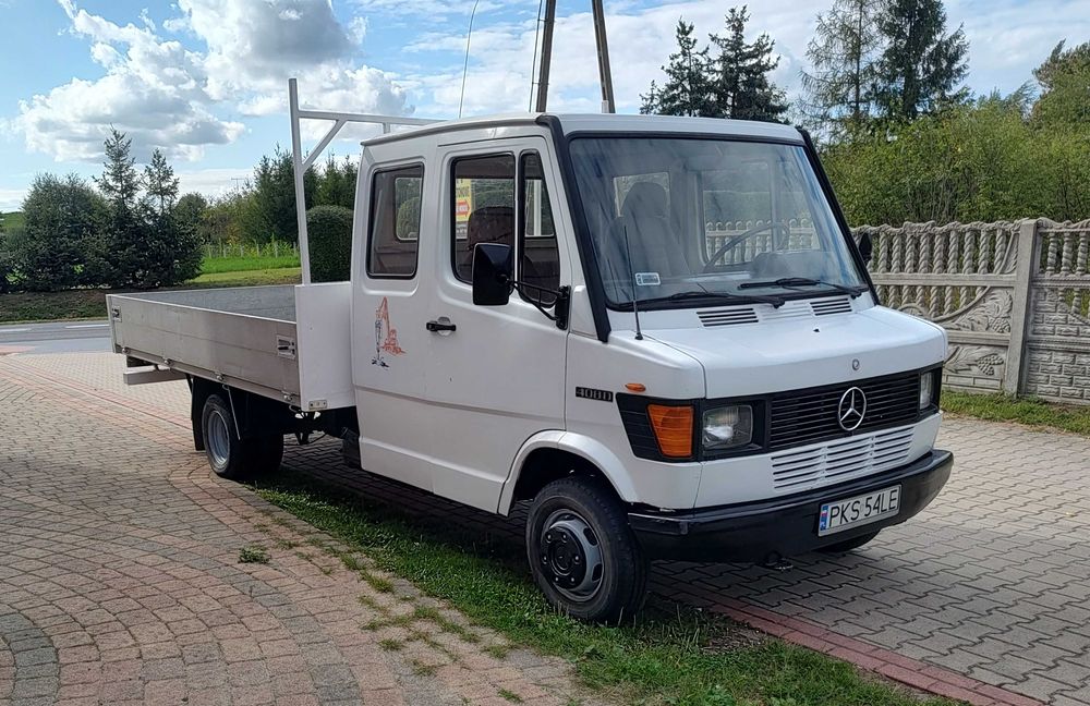MERCEDES- Benz 408 D Doka