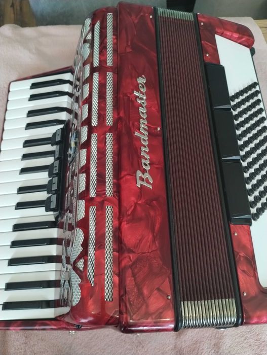 Akordeon weltmeister 80 bas.