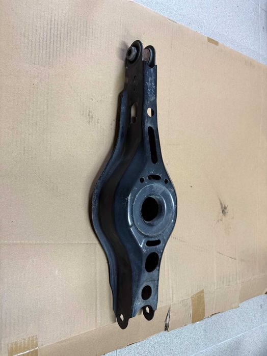 Toyota Chr 1.8 hybryda wahacz dolny tył oryginał