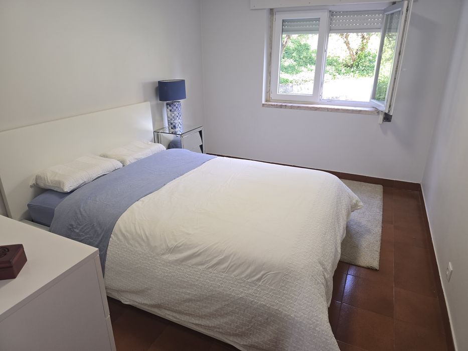 Quarto aluga-se em Carcavelos