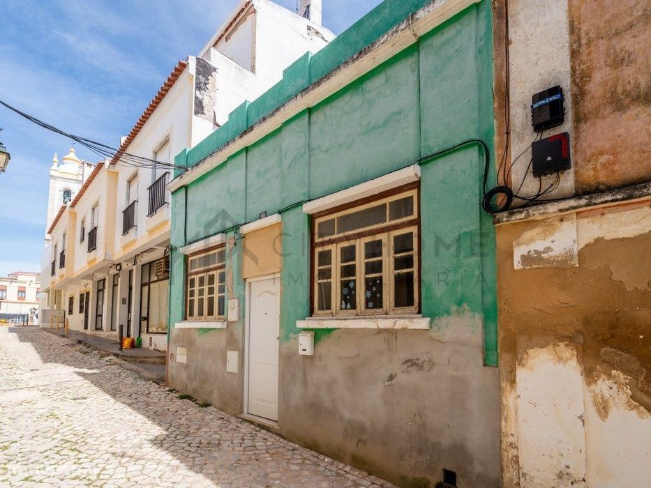 Moradia T2 para reabilitar no centro histórico de Portimão