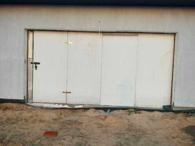 BRAMA GARAŻOWA 2,5 m x 5 m OCIEPLONA styropianem gr. 10 cm