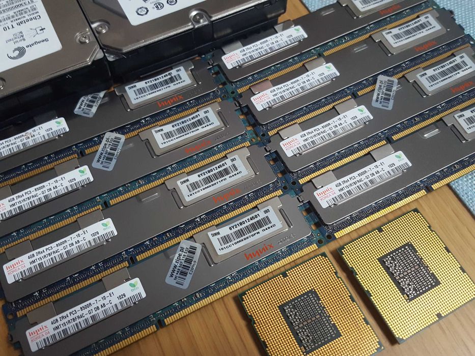 Serwerowe 2 procesory Xeon E5540 Ram 32GB 8x4gb i 2 dyski SAS 2x 300GB