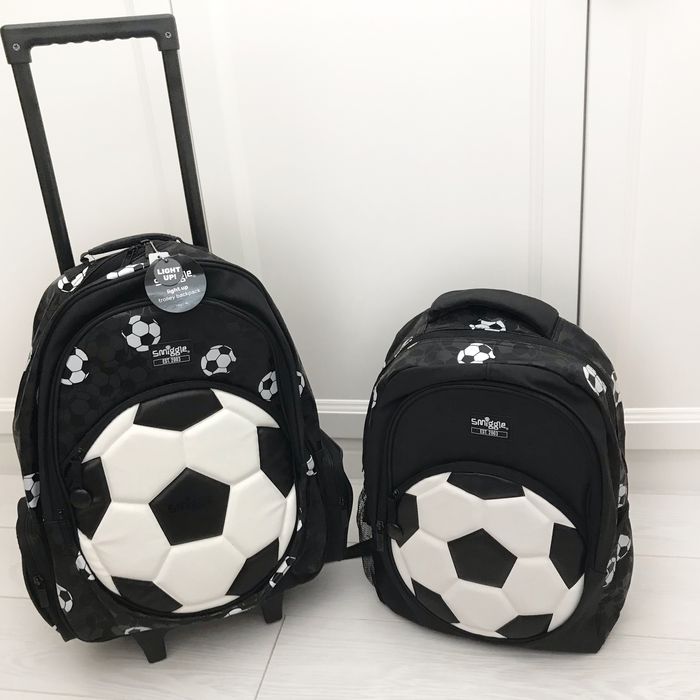 Рюкзак, портфель школьный на колесах. Футбол. Smiggle. Англия.