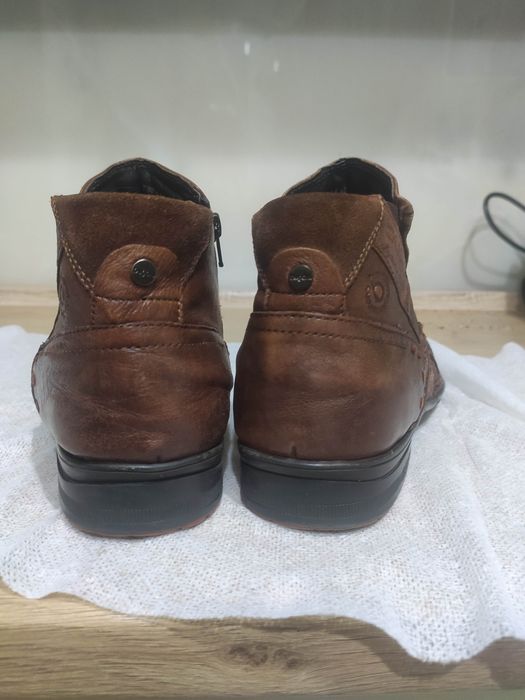 Продам чоловічі шкіряні ботинки Bugatti