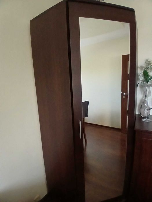 Szafa narożna z lustrem