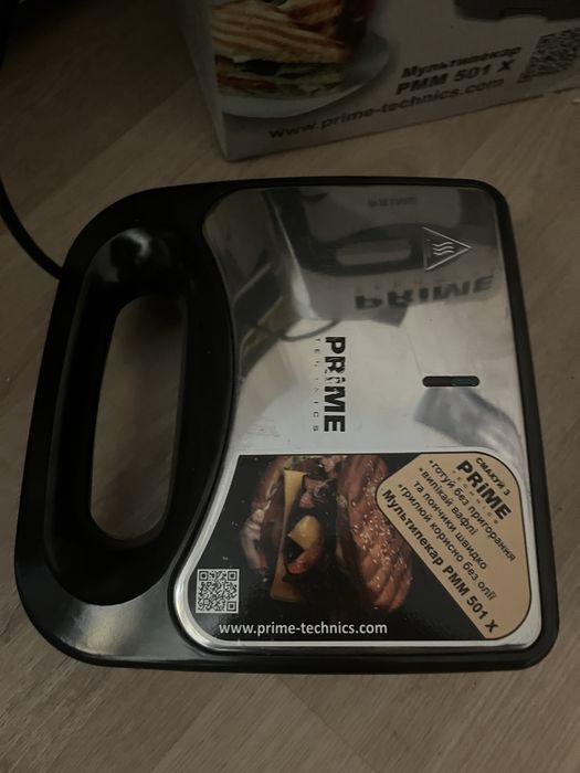 Бутербродница и вафельница и  гриль