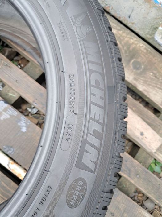 Зимові шини Michelin 235/55 R17