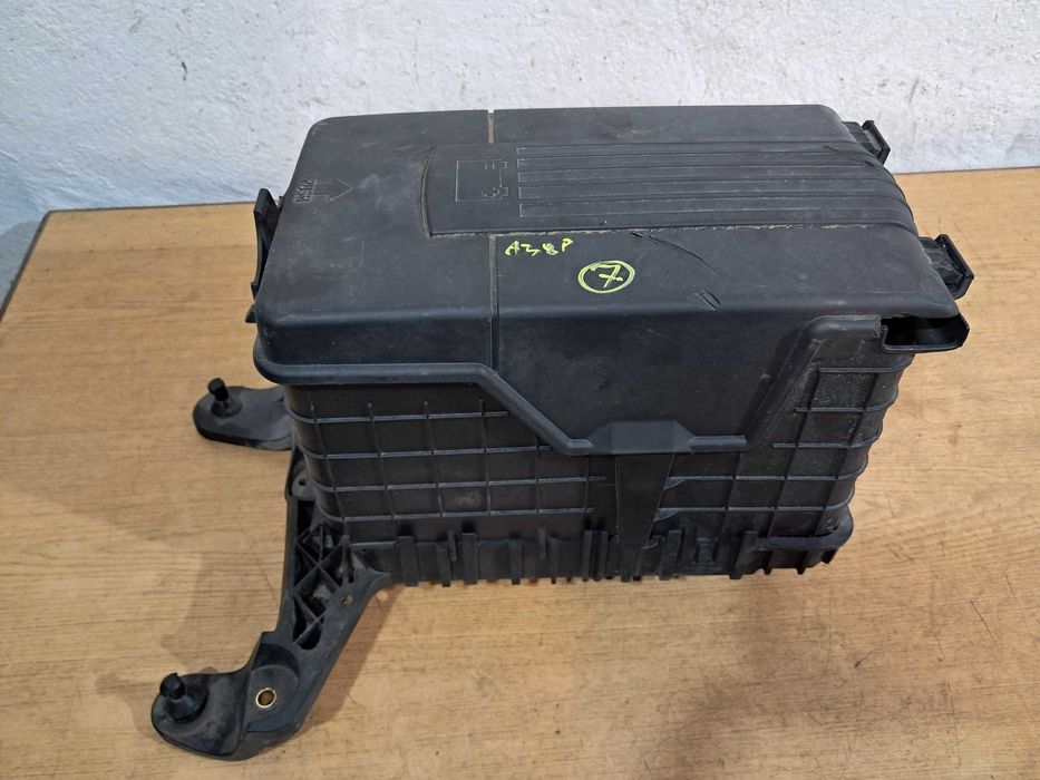 Podstawa obudowa akumulatora AUDI A3 8P VW Golf 6 VI Seat Leon II itp