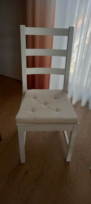 Conjunto de Jantar IKEA: Mesa Extensível + 4 Cadeiras (Branco)