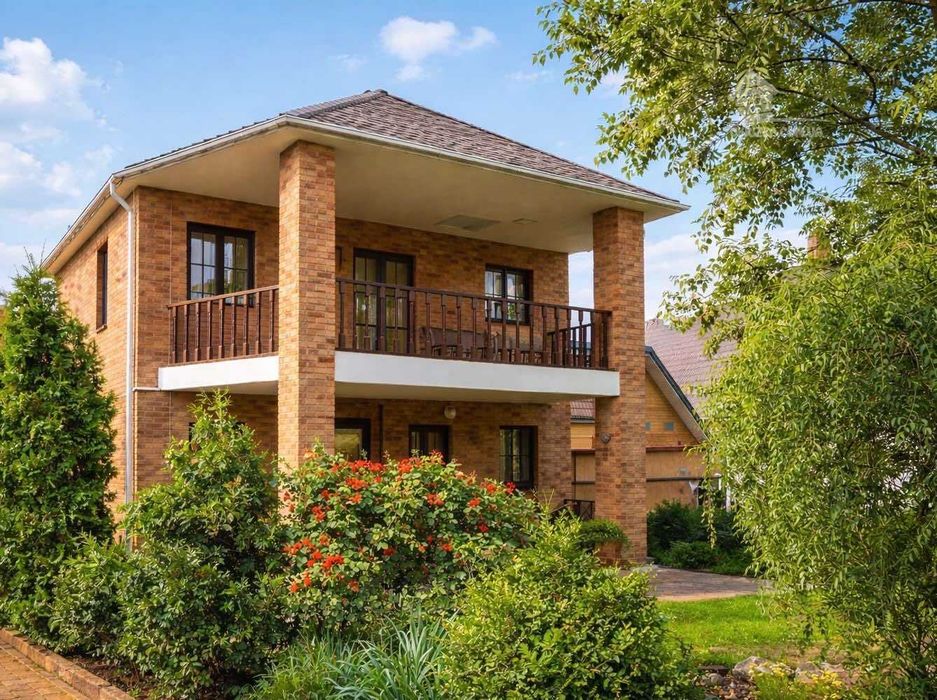 Посуточная аренда дома 250 кв. Метро Левобережная. До 15 человек.