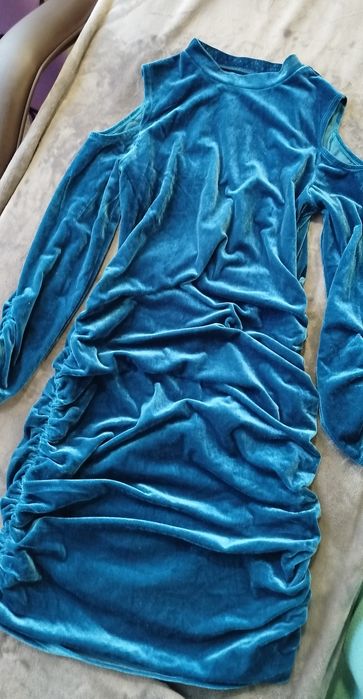 Продам женское велюровое платье