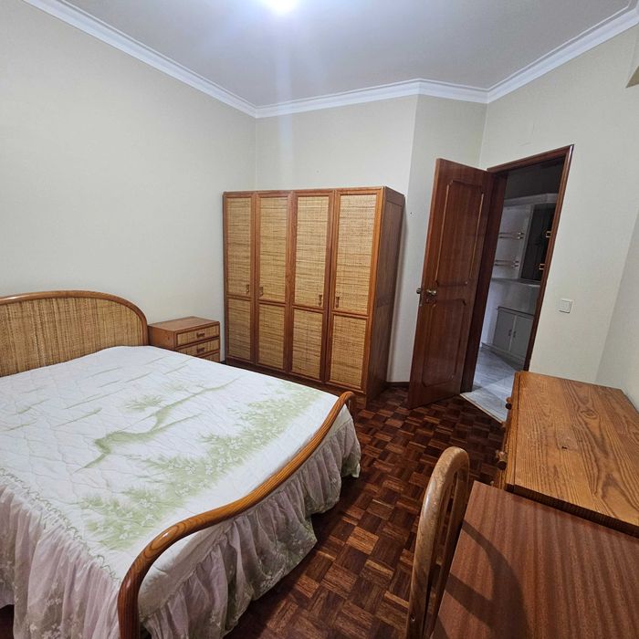 Quarto para arrendar