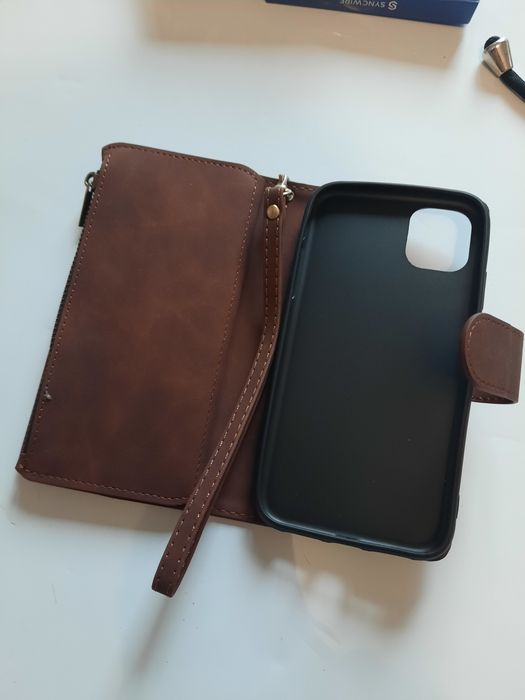 Etui na IPhone 11 zamykany  wizytówka z miejscem na kartki