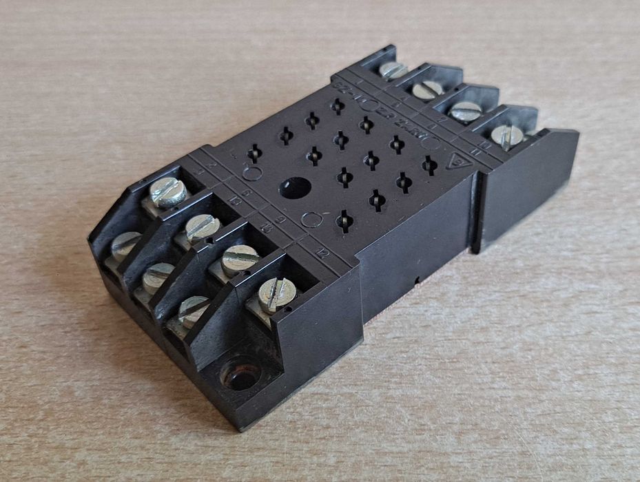 Gniazdo typu GZ-14 Z.P. Żary