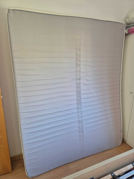 Colchão duplo Ikea modelo Matrand, espuma memory