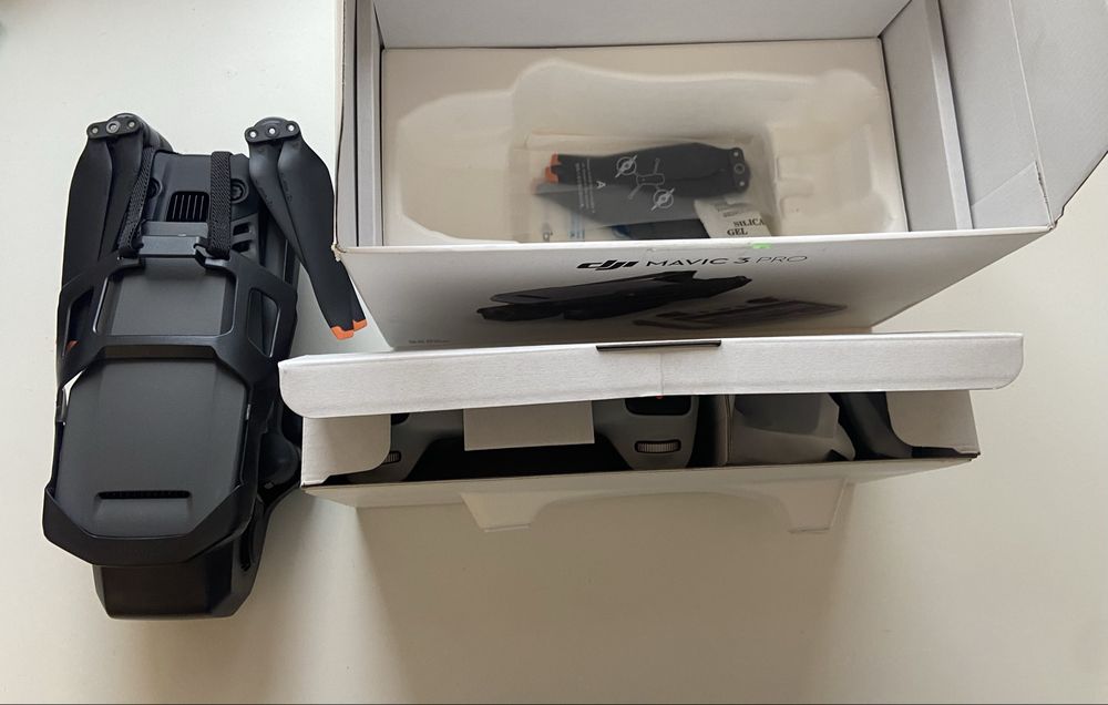 Mavic 3 PRO з DJI RC новий в целофані мультироторний дрон