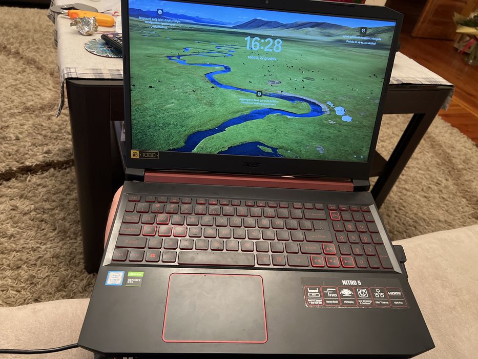 Acer Nitro 5 super stan