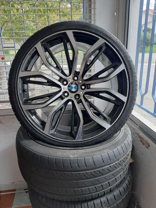 Jantes BMW 22 5x120 uma delas tem de ser reparada