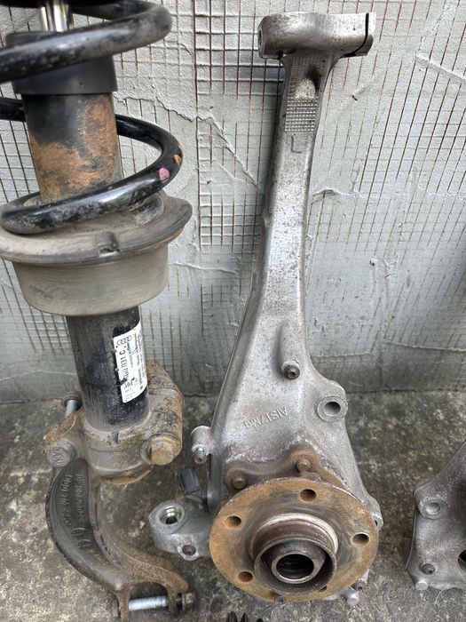 Поворотний кулак цапфа ауді audi а6 с7