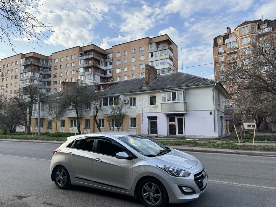 Продаж комерційного приміщення | вул. Бандери, 17
