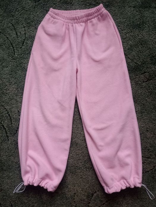 Жіночий спортивний костюм