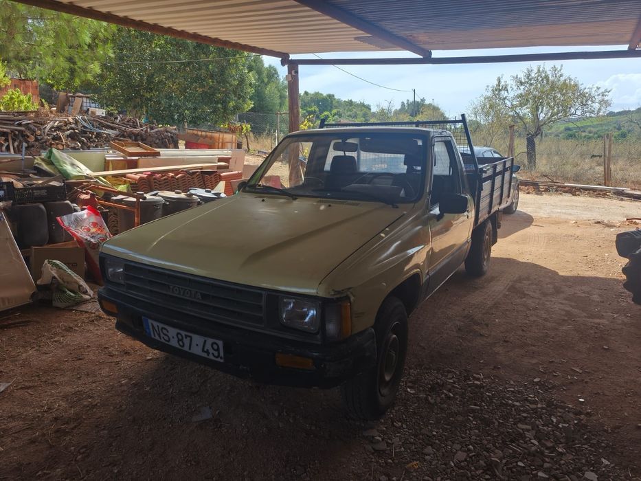 Toyota Hilux 2.4