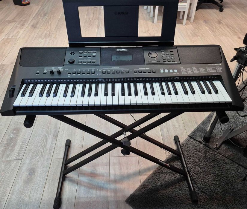 Keyboard Yamaha PSR-E463 + Statyw + Pedał Yamaha