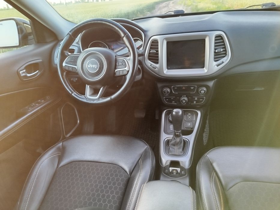 Продам свій автомобіль  Jeep Compass