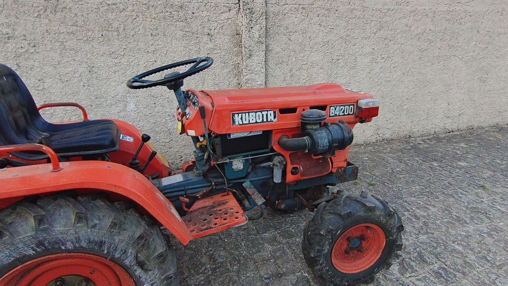 Trator kubota 4x4