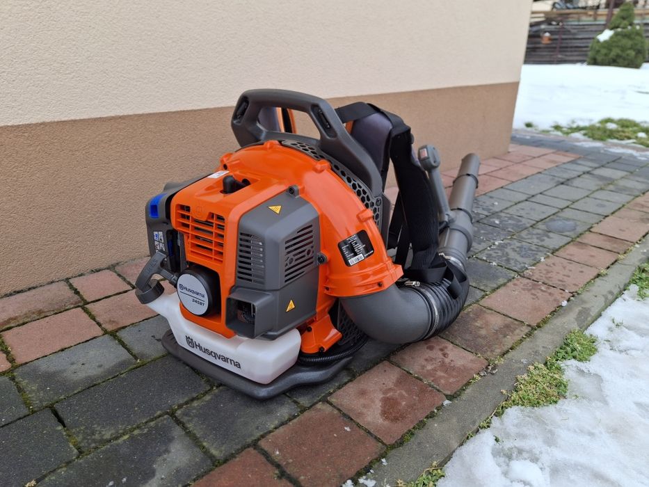 Dmuchawa spalinowa plecakowa do liści I śniegu Husqvarna  345 BT nowa