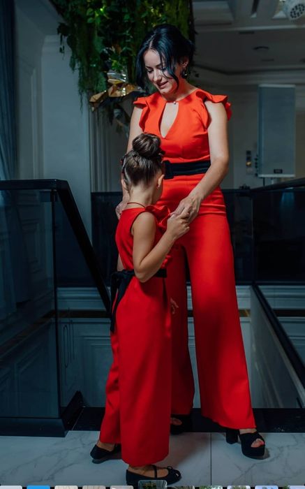 Продаю гарний комплект для мами і донечки