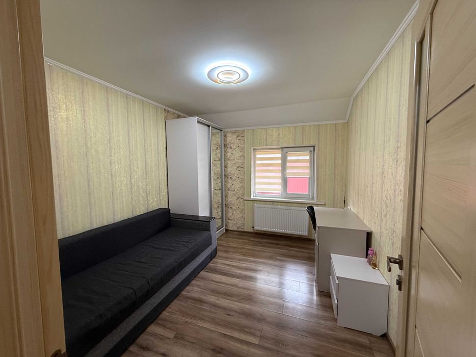 Будинок з ремонтом, є твердопаливний котел та резервне живлення