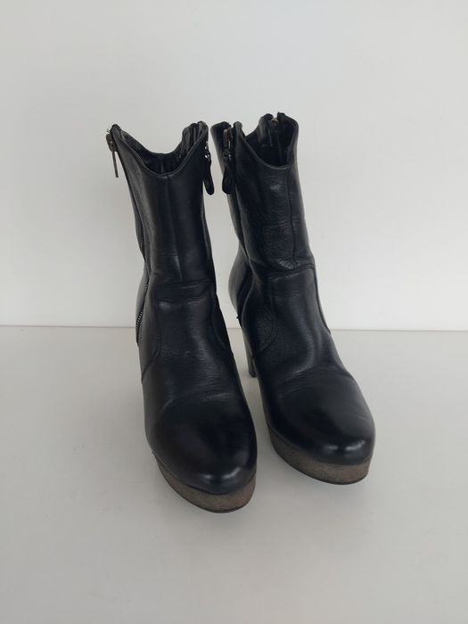 Buty botki skórzane ocieplane w rozmiarze 36