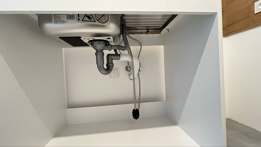 zlew nowy z wyciąganą  sluchawką