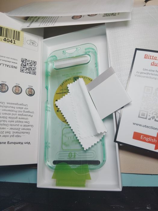 Dwa razy szkło iPhone 17